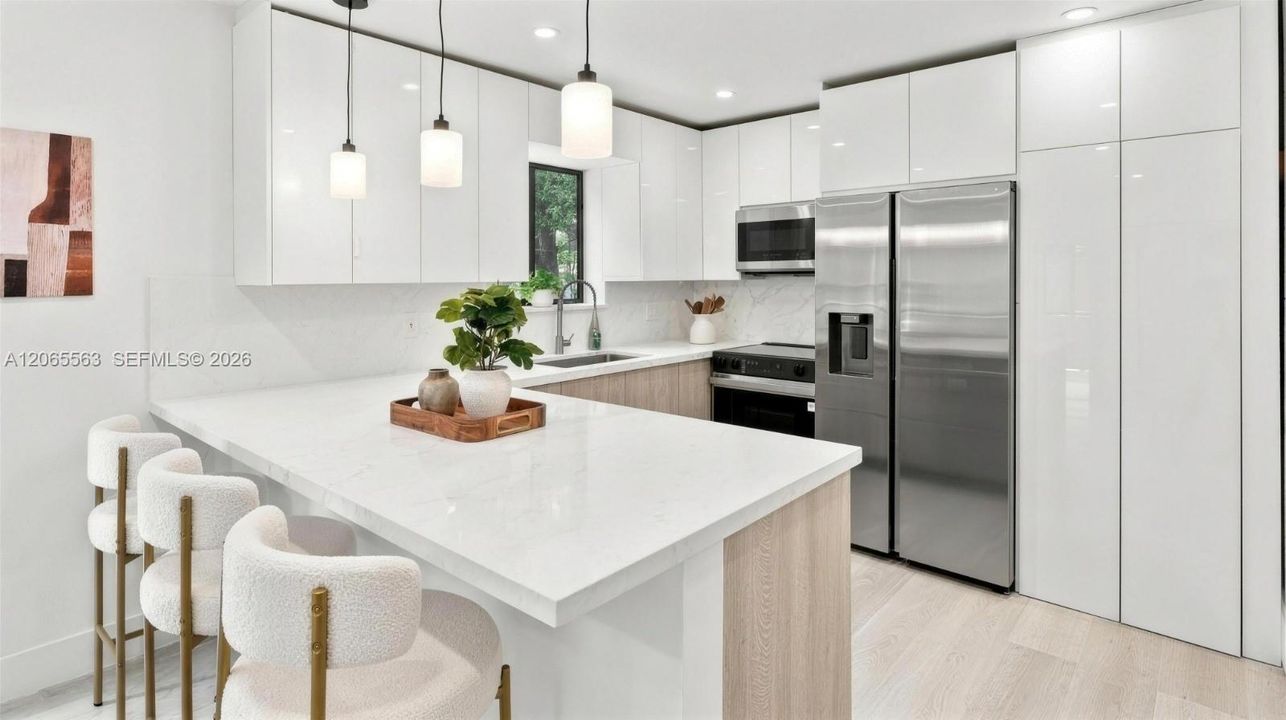 For Sale: $530,000 (3 beds, 2 baths, 1064 Square Feet)