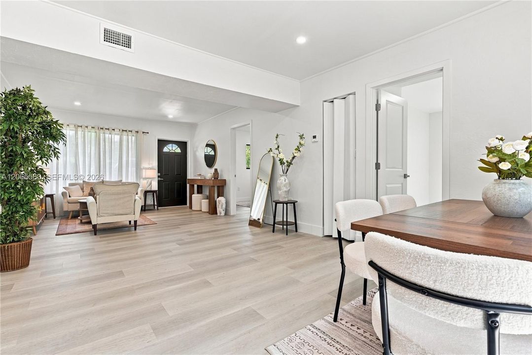 For Sale: $530,000 (3 beds, 2 baths, 1064 Square Feet)