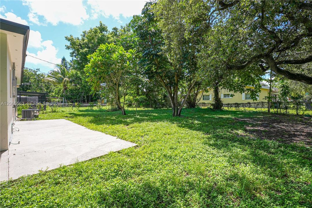 For Sale: $530,000 (3 beds, 2 baths, 1064 Square Feet)