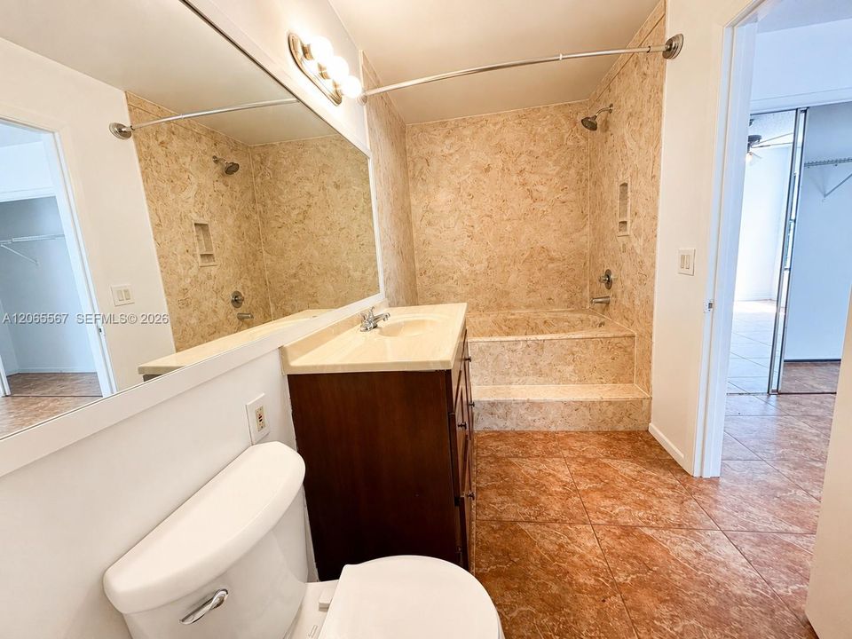 For Rent: $1,950 (2 beds, 2 baths, 864 Square Feet)