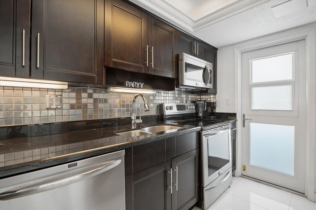 07-Fried-333 NE 21st AVe #1520-7