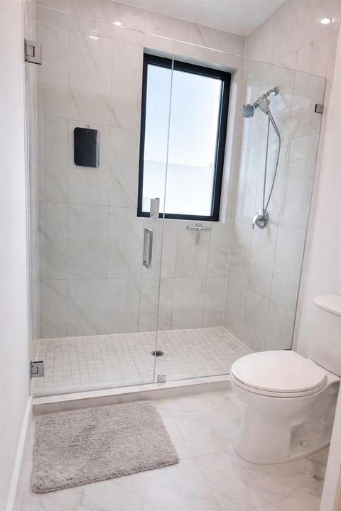07.Master Shower