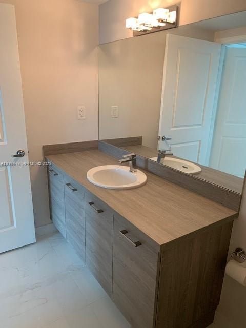 Active With Contract: $5,800 (2 beds, 3 baths, 1690 Square Feet)