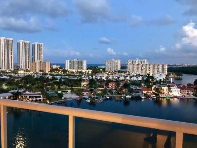 Active With Contract: $5,800 (2 beds, 3 baths, 1690 Square Feet)