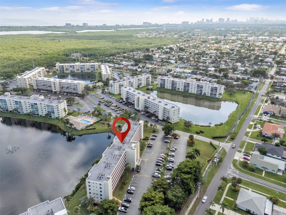Под контрактом: $199,000 (2 спален, 2 ванн, 1190 Квадратных фут)