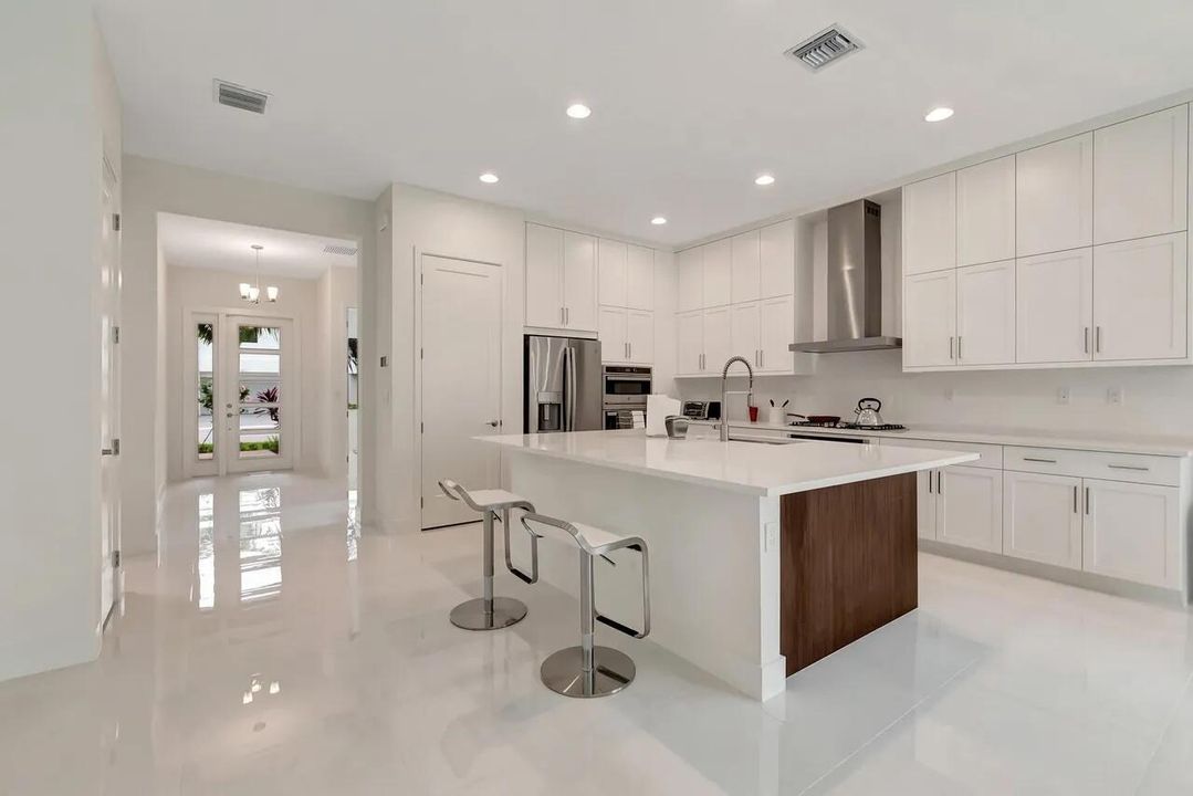 3-8612 SWINLEY FOREST WAY