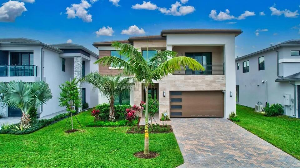 1-8612 SWINLEY FOREST WAY