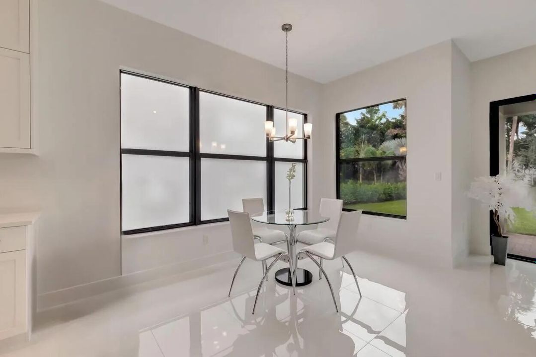 5-8612 SWINLEY FOREST WAY