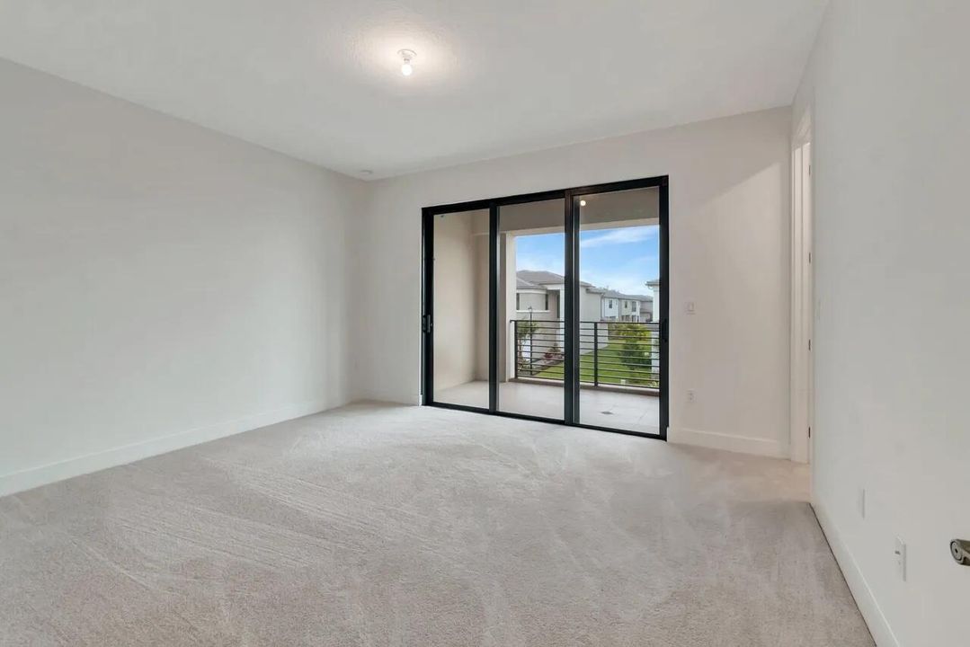 24-8612 SWINLEY FOREST WAY