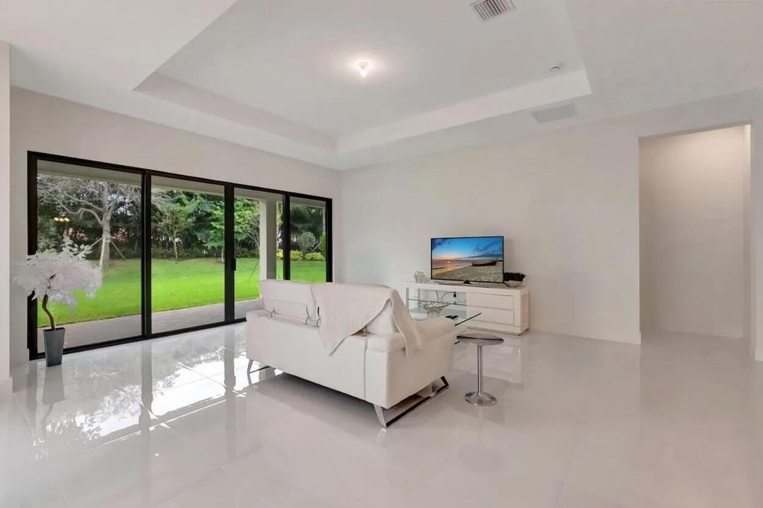 6-8612 SWINLEY FOREST WAY