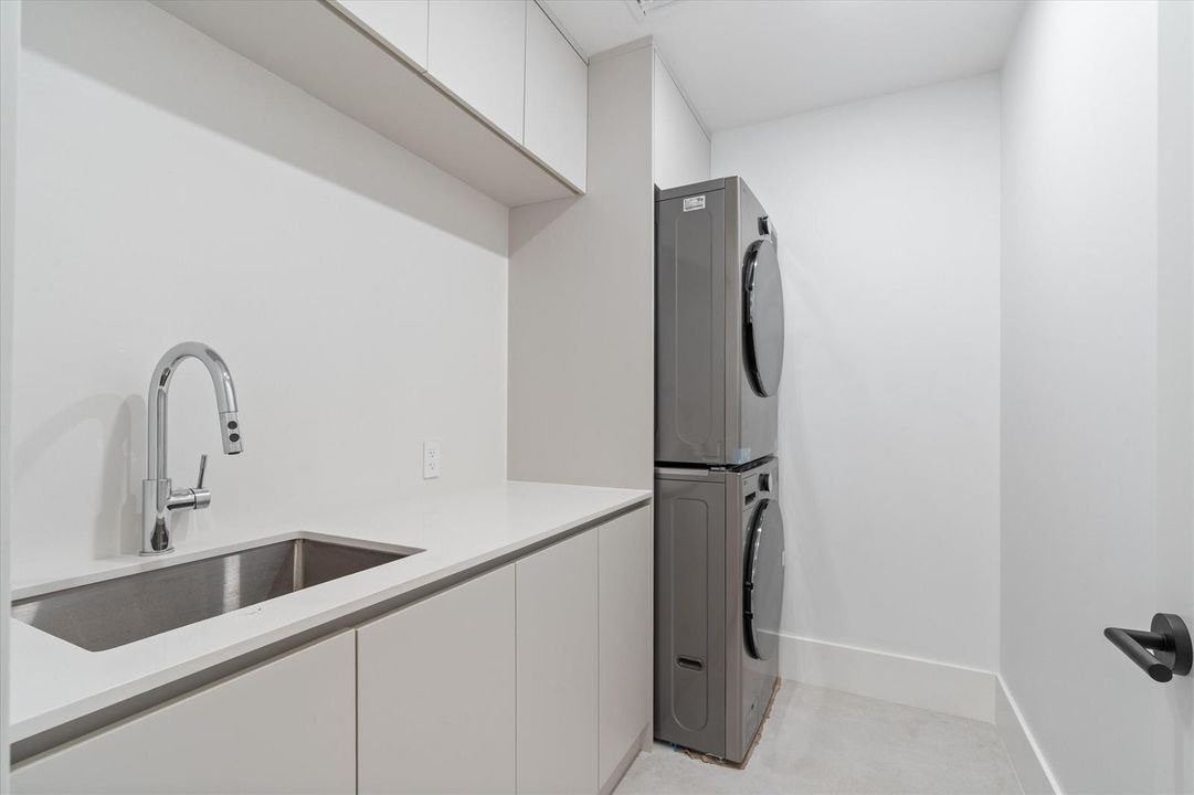 25-1131 NE 12th Ave Ft. Lauderdale, FL-1