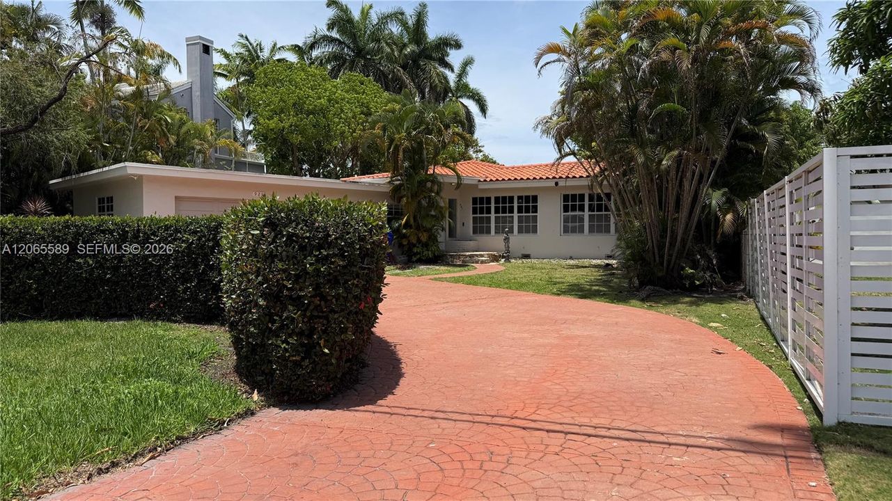 For Rent: $9,000 (3 beds, 2 baths, 2257 Square Feet)