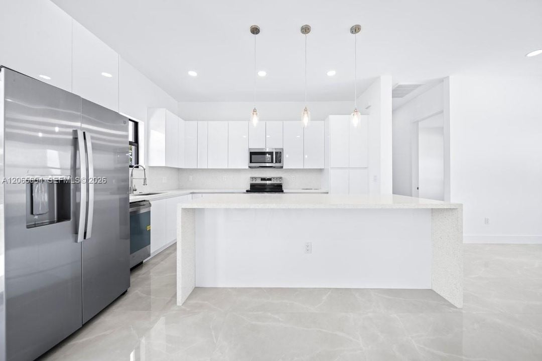 For Sale: $268,000 (3 beds, 3 baths, 0 Square Feet)