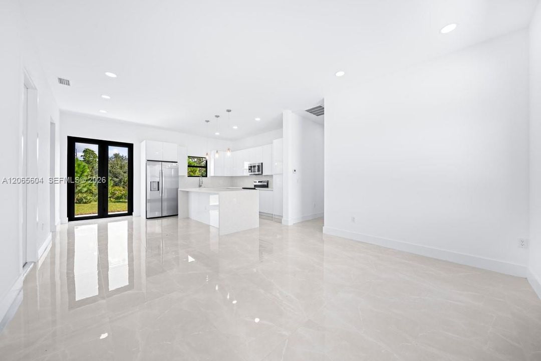 For Sale: $268,000 (3 beds, 3 baths, 0 Square Feet)