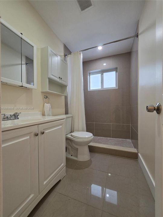 Recently Rented: $2,700 (2 beds, 1 baths, 2353 Square Feet)
