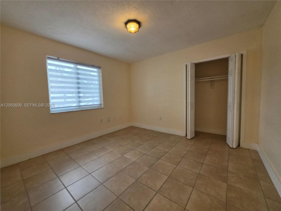 Recently Rented: $2,700 (2 beds, 1 baths, 2353 Square Feet)