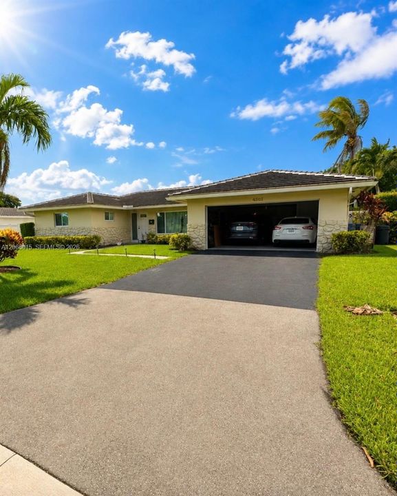 Под контрактом: $3,500 (3 спален, 2 ванн, 1572 Квадратных фут)