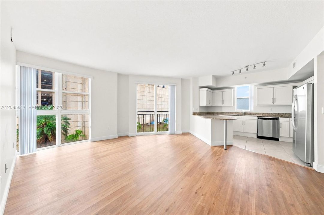 For Rent: $4,200 (3 beds, 2 baths, 1385 Square Feet)
