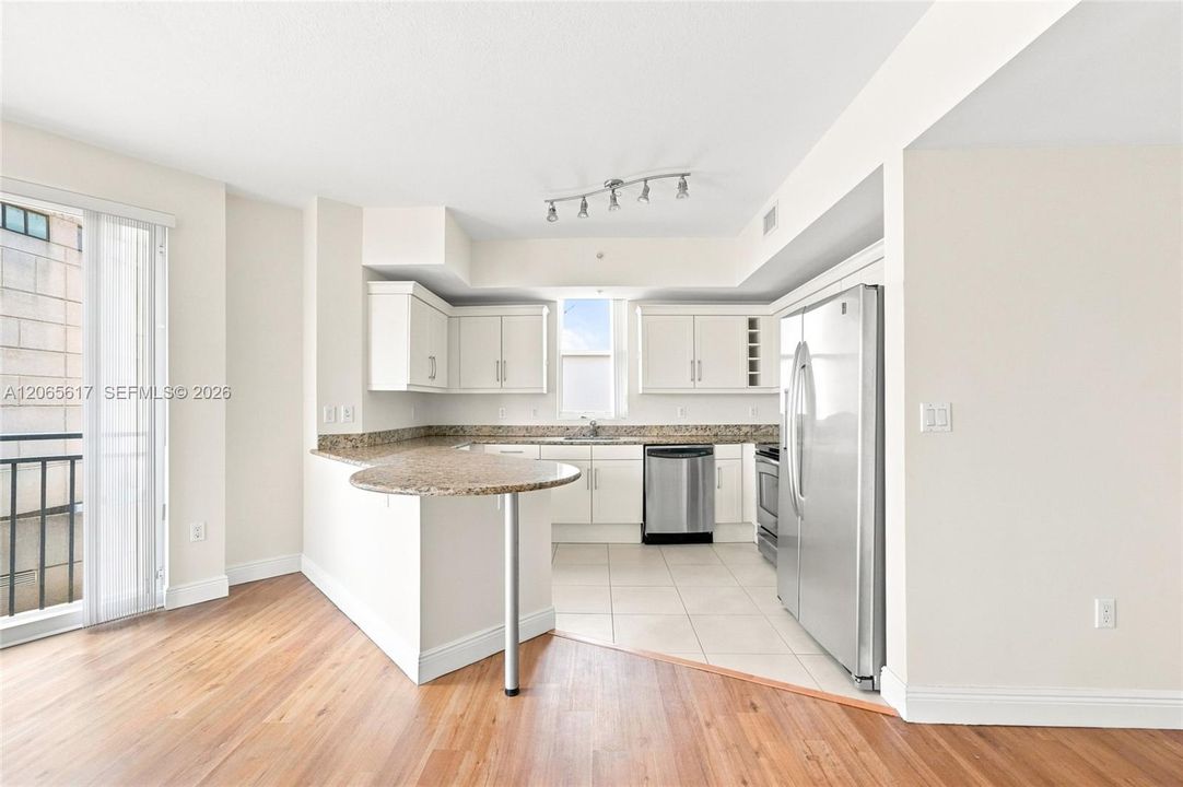 For Rent: $4,200 (3 beds, 2 baths, 1385 Square Feet)