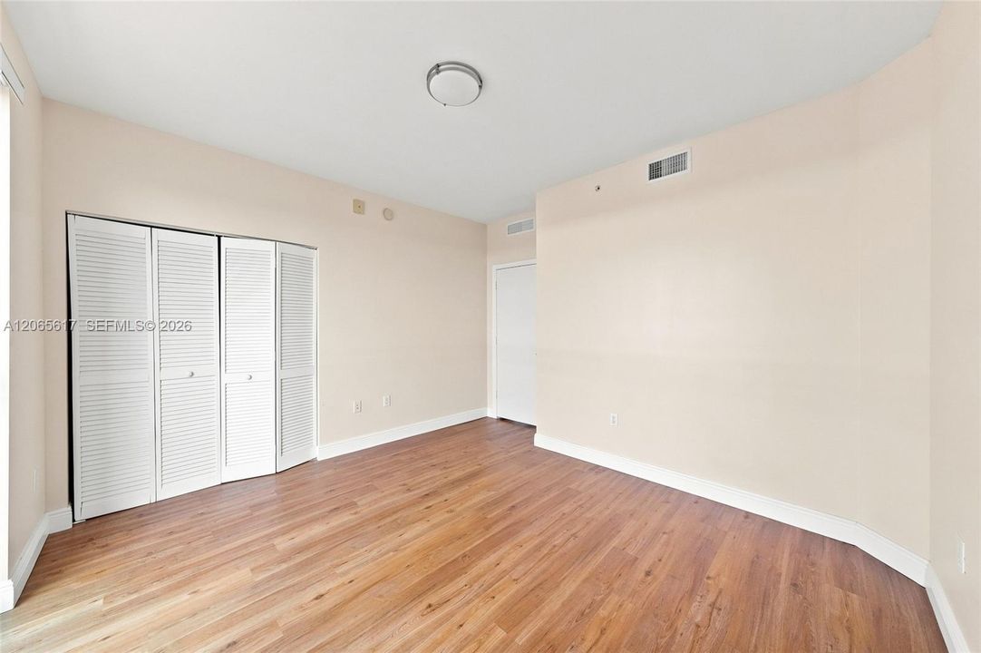 For Rent: $4,200 (3 beds, 2 baths, 1385 Square Feet)