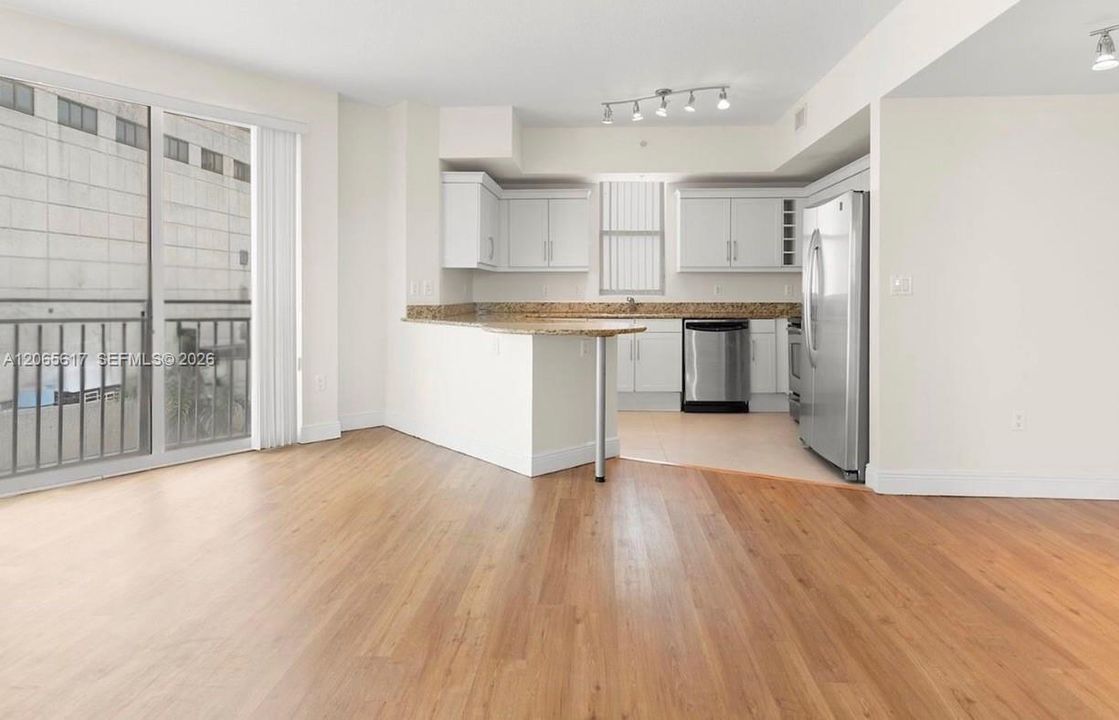 For Rent: $4,200 (3 beds, 2 baths, 1385 Square Feet)