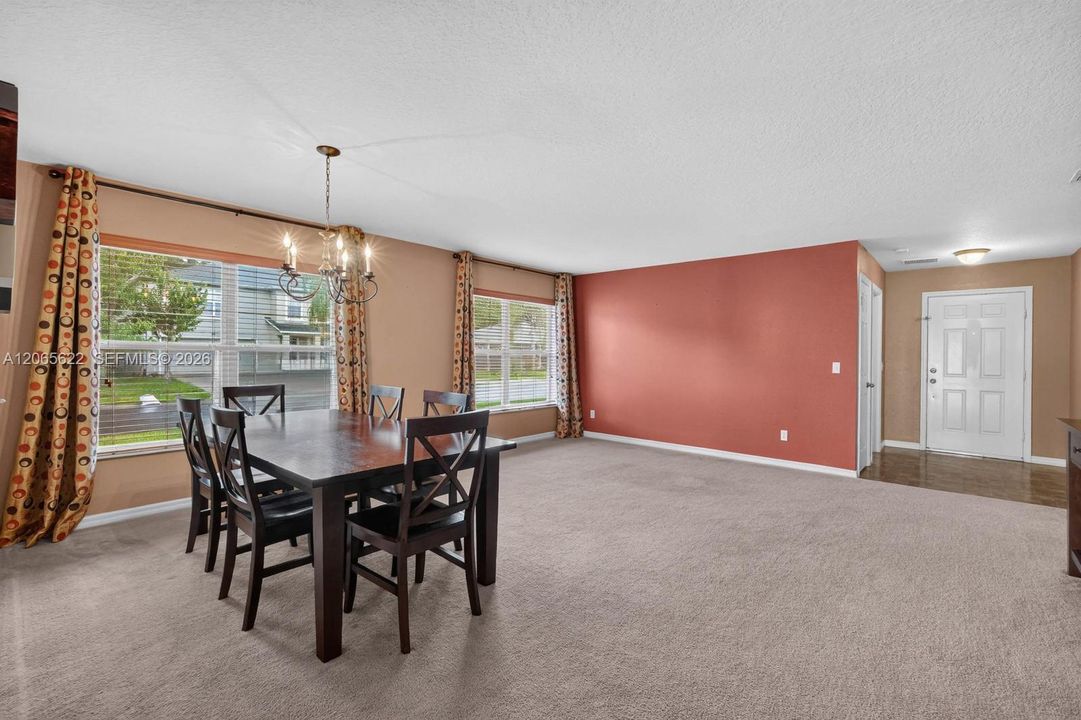 For Sale: $359,900 (4 beds, 2 baths, 1934 Square Feet)