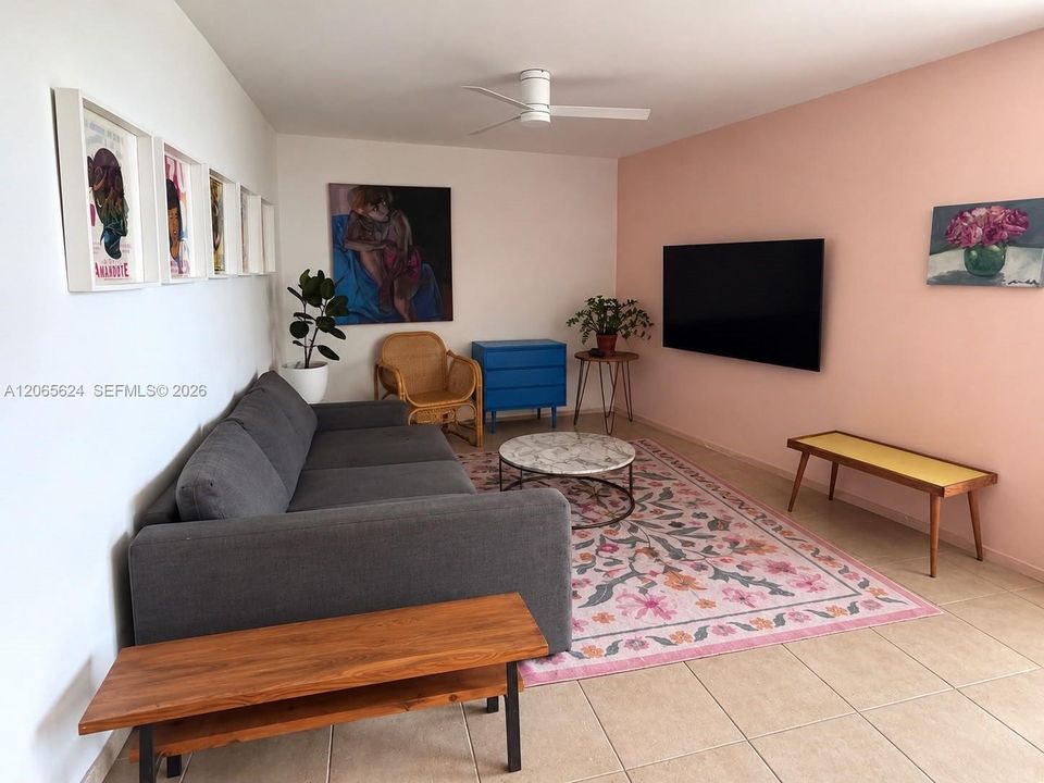 For Rent: $2,900 (2 beds, 2 baths, 1207 Square Feet)