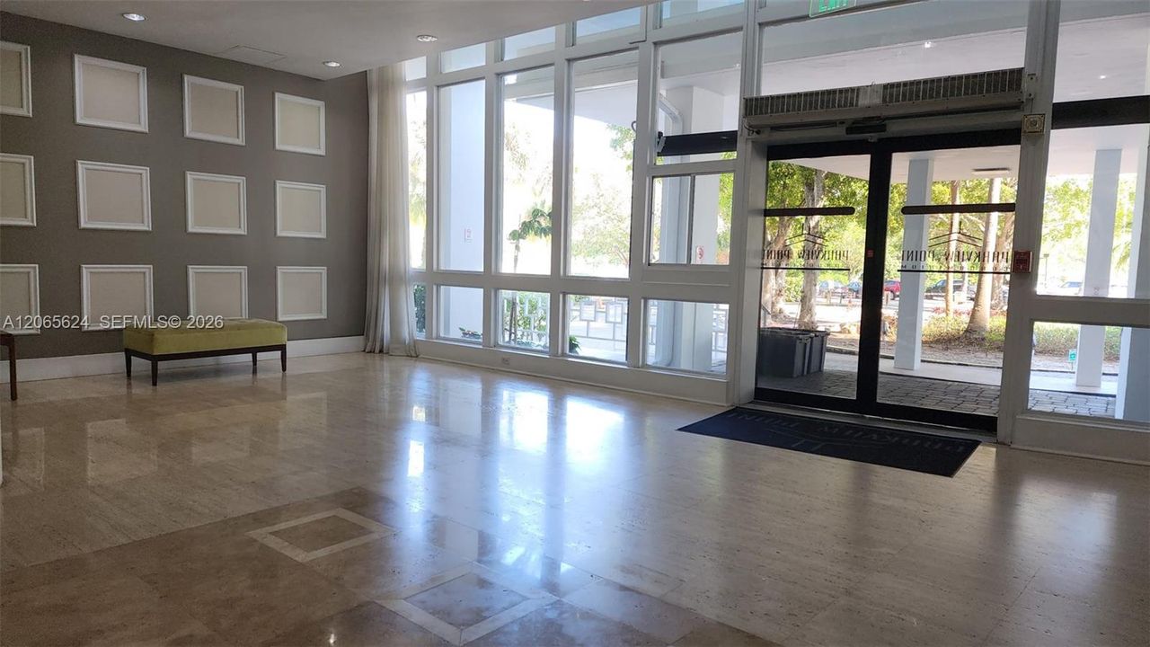 For Rent: $2,900 (2 beds, 2 baths, 1207 Square Feet)