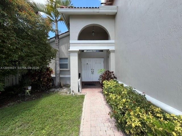 For Rent: $8,000 (5 beds, 2 baths, 2015 Square Feet)