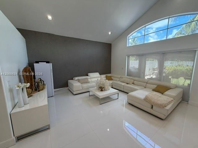 For Rent: $8,000 (5 beds, 2 baths, 2015 Square Feet)