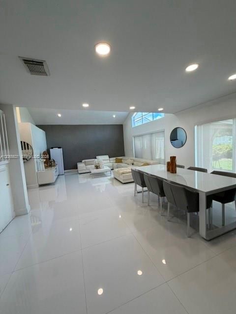 For Rent: $8,000 (5 beds, 2 baths, 2015 Square Feet)