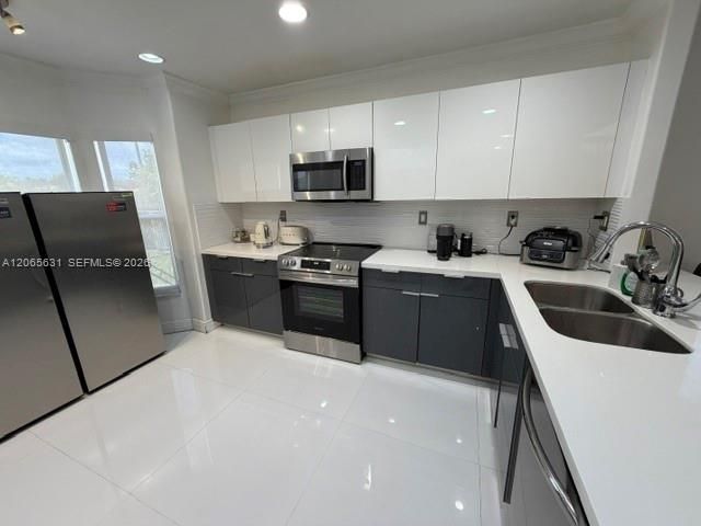 For Rent: $8,000 (5 beds, 2 baths, 2015 Square Feet)