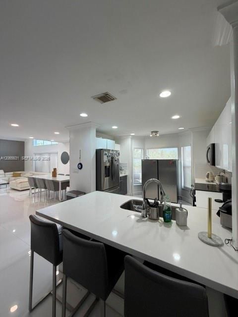 For Rent: $8,000 (5 beds, 2 baths, 2015 Square Feet)
