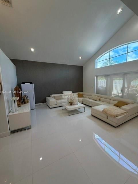 For Rent: $8,000 (5 beds, 2 baths, 2015 Square Feet)