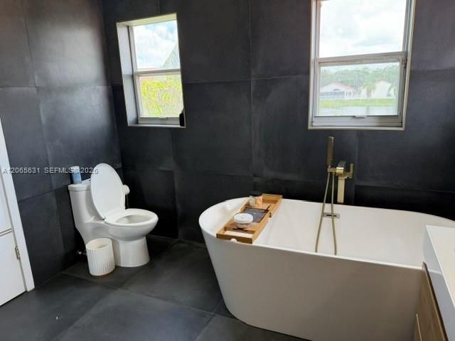 For Rent: $8,000 (5 beds, 2 baths, 2015 Square Feet)