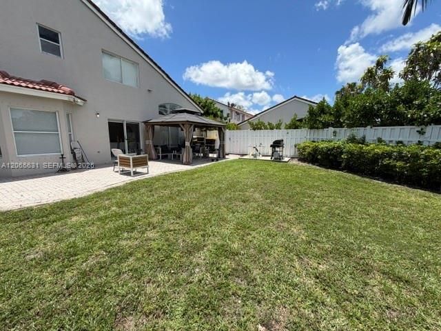 For Rent: $8,000 (5 beds, 2 baths, 2015 Square Feet)