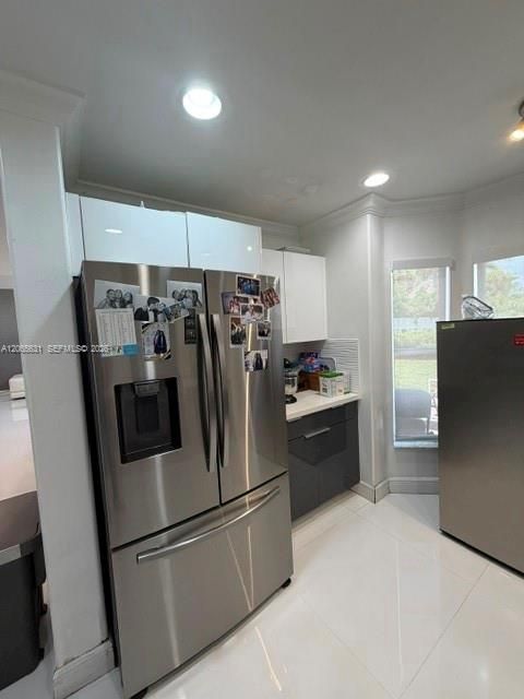 For Rent: $8,000 (5 beds, 2 baths, 2015 Square Feet)
