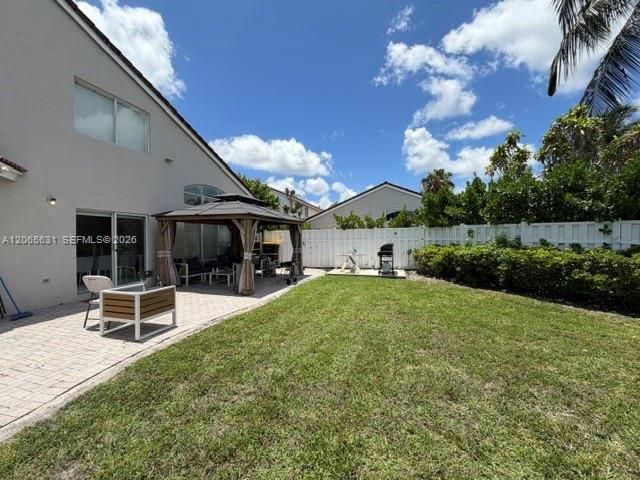 For Rent: $8,000 (5 beds, 2 baths, 2015 Square Feet)