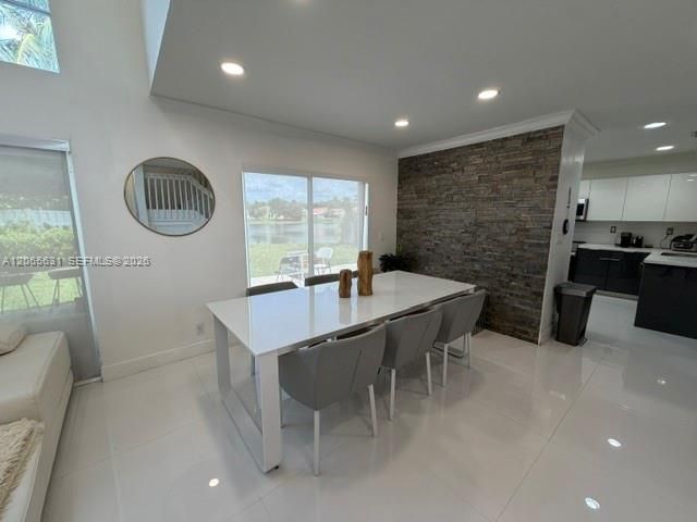 For Rent: $8,000 (5 beds, 2 baths, 2015 Square Feet)