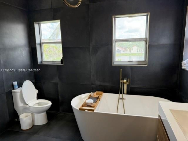 For Rent: $8,000 (5 beds, 2 baths, 2015 Square Feet)