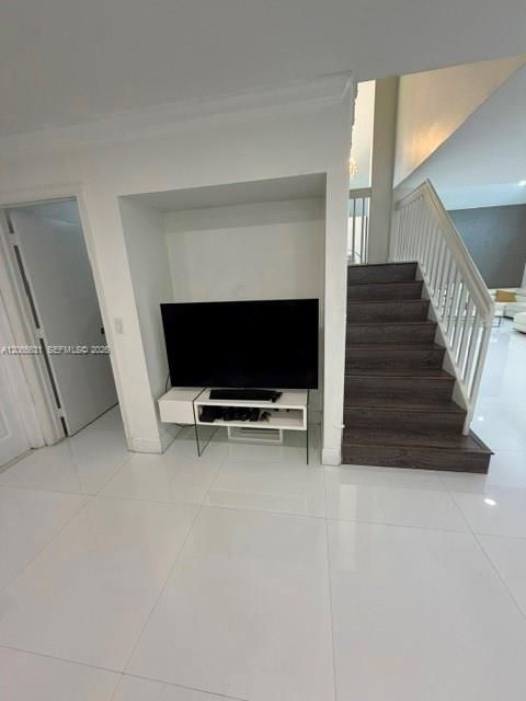 For Rent: $8,000 (5 beds, 2 baths, 2015 Square Feet)