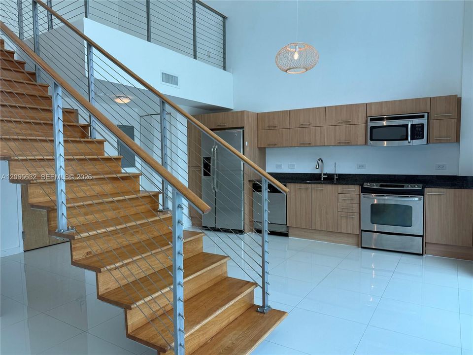 Active With Contract: $420,000 (2 beds, 2 baths, 1029 Square Feet)