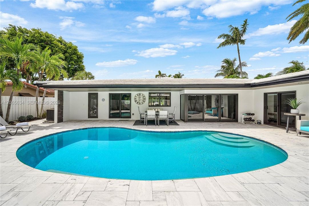 SALT WATER/ HEATED POOL
