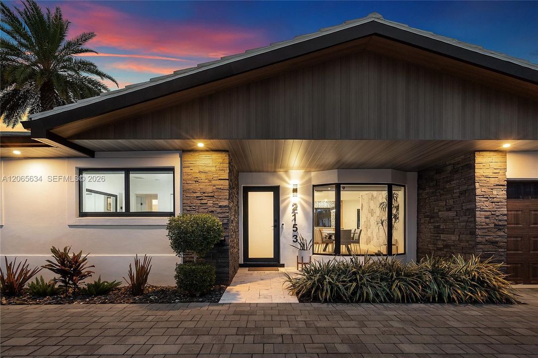 For Sale: $1,499,000 (3 beds, 3 baths, 1936 Square Feet)
