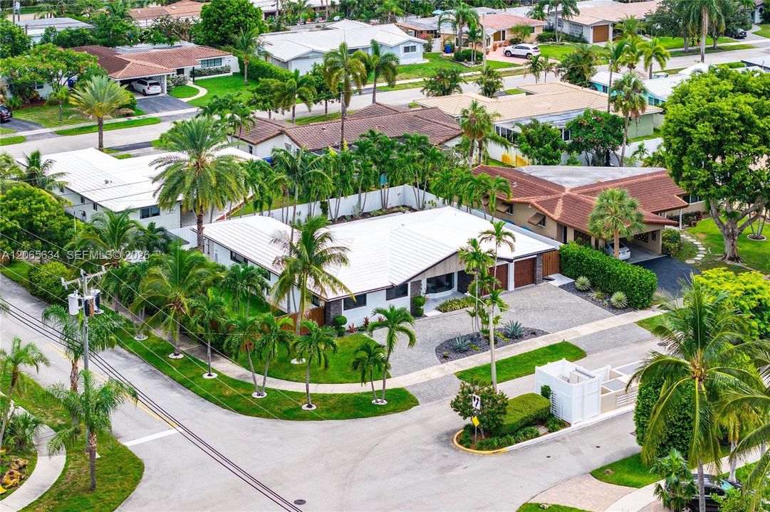 For Sale: $1,499,000 (3 beds, 3 baths, 1936 Square Feet)