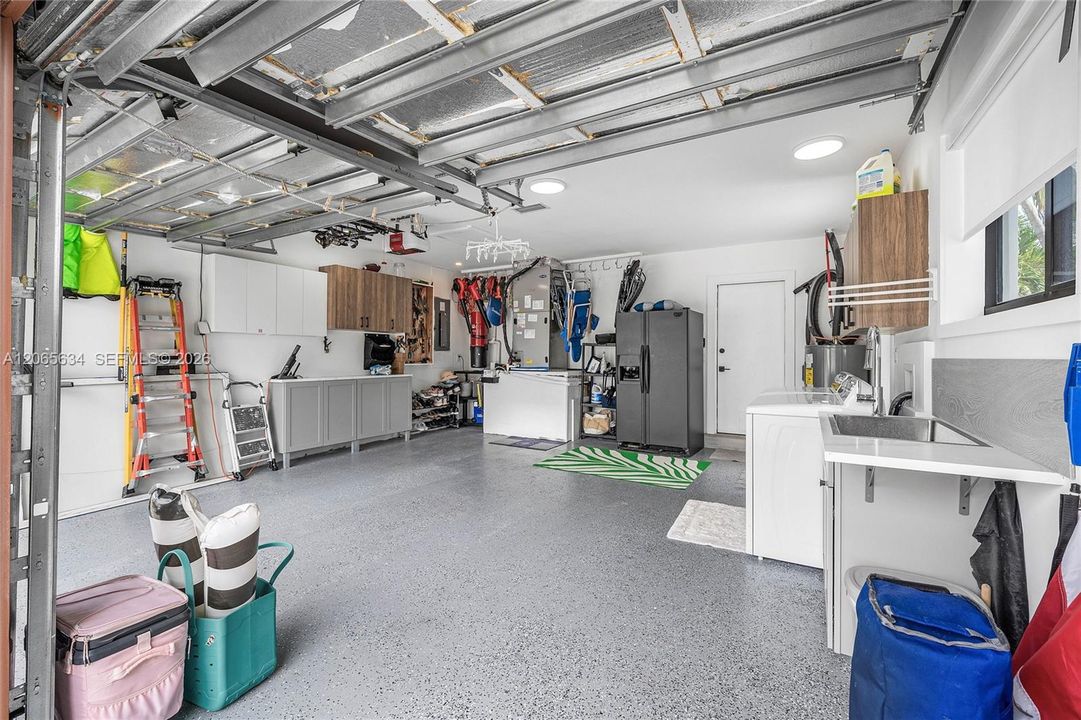 For Sale: $1,499,000 (3 beds, 3 baths, 1936 Square Feet)
