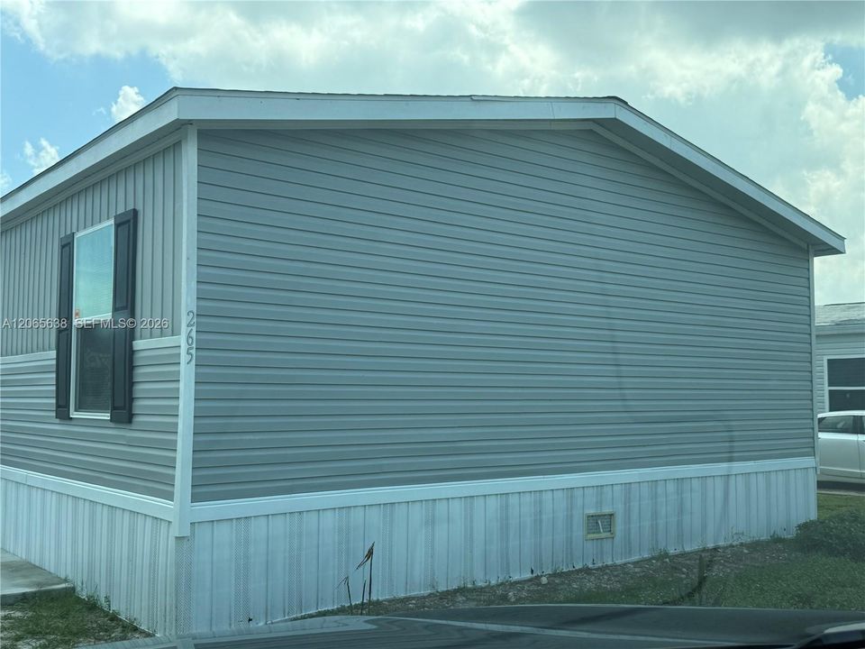 For Sale: $199,999 (3 beds, 2 baths, 1264 Square Feet)
