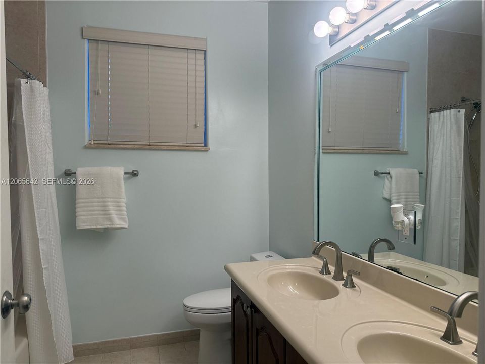 For Sale: $850,000 (4 beds, 2 baths, 2154 Square Feet)