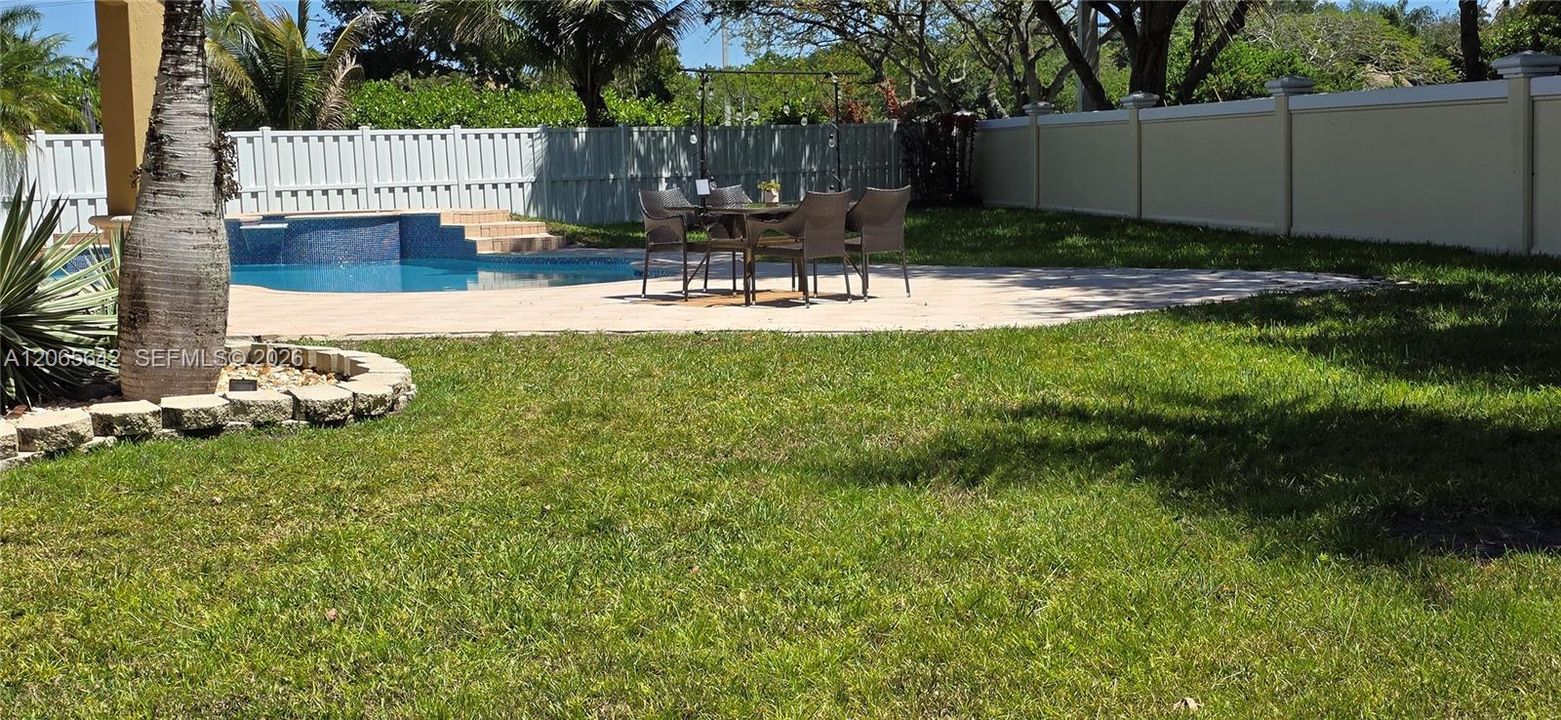 For Sale: $850,000 (4 beds, 2 baths, 2154 Square Feet)