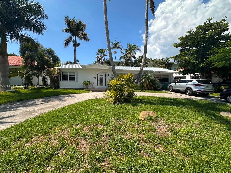 For Rent: $6,500 (3 beds, 3 baths, 1710 Square Feet)
